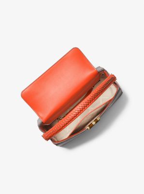 Bolso satchel Karlie mediano con logotipo in NARANJA PICANTE | Michael Kors
