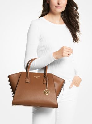 https://michaelkors.scene7.com/is/image/MichaelKors/30F2G4VS3L-0230_4?$large$