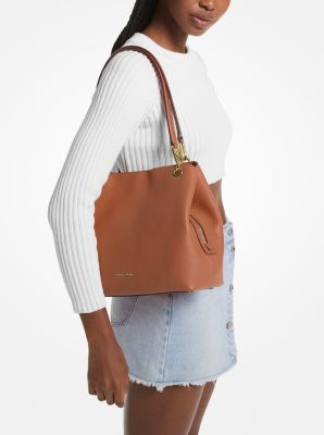 Bolso tote Kensington grande de piel granulada image number 3