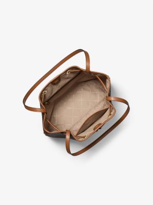 Avery Medium Signature Logo Bucket Messenger Bag