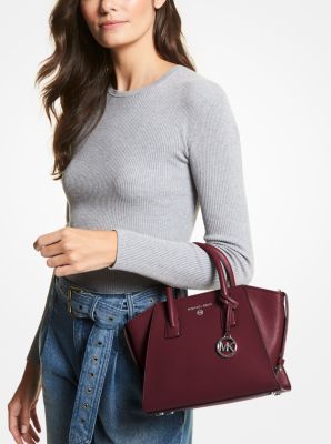 Bolso satchel Avril pequeño de piel con cremallera superior in MERLOT | Michael Kors