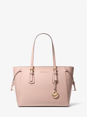 Shoppers Are Obsessed With This Michael Kors Bag And It s 46 OFF