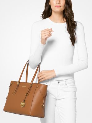 Bolso tote Voyager mediano de piel de grano cruzado in BELLOTA | Michael Kors