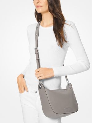 Michael kors barlow shop medium messenger bag