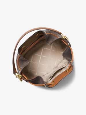 Michael Kors Devon Small Bucket Crossbody Bag - Farfetch