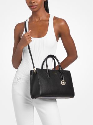 Borsa a mano Scarlett media in pelle martellata in NERO | Michael Kors