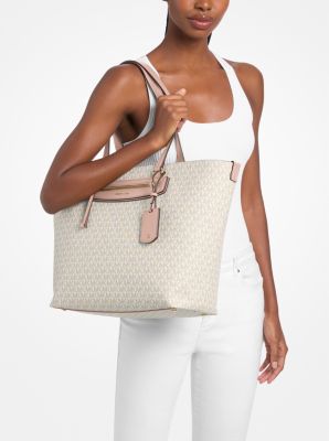 Jet Set Travel Extra-Large Signature Logo Tote Bag