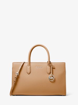 MK Texturierte Henkeltasche Scarlett Medium - Braun