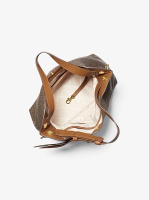 Michael Kors Maeve Medium Bucket Messenger Brown/Acorn One Size : Clothing,  Shoes & Jewelry 