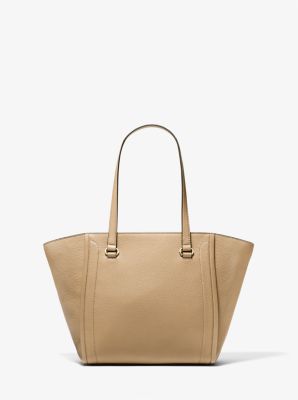 Sac fourre-tout Carine de taille moyenne en cuir grain&eacute; clout&eacute;