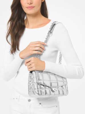 Grand sac à épaule SoHo en cuir gaufré à motif de serpent métallisé et matelassé image number 3