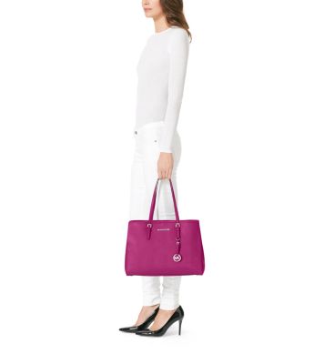 Michael Kors - MICHAEL MICHAEL KORS Jet Set Travel Medium Saffiano Leather  Top-Zip Tote on Designer Wardrobe