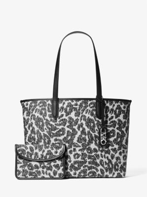 Bolso tote Eliza extragrande con logotipo y estampado de leopardo image number 3