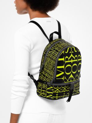 Michael kors 2024 newsprint backpack