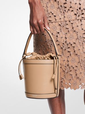 Bombonera Audrey mediana de piel in TOSTADO SUAVE | Michael Kors