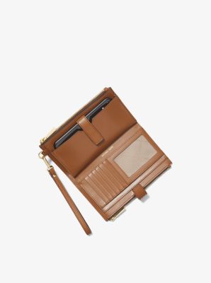 Adele Logo Stripe Smartphone Wallet image number 1