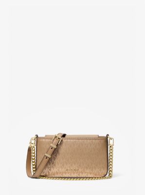 Wandelbare Pochette Bryant Small mit Signature-Logomuster in Metallic-Optik