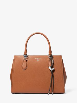 Taschenanhänger mit Initiale im Silberton und gesprenkelten Bändern image number 2