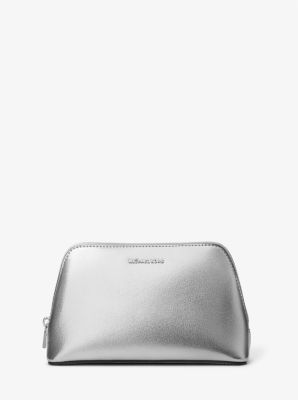 Trousse de voyage Jet Set de taille moyenne en cuir métallisé in ARGENT | Michael Kors