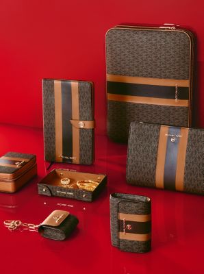 Pre-Order] Louis Vuitton Leather Trunk Unfolds Into A Gorgeous
