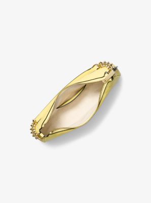 Bolso pochette Nolita mediano de piel granulada con cadena