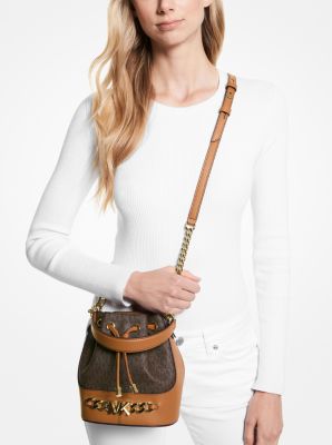 Michael Kors Devon Small Bucket Crossbody Bag - Farfetch