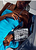 Wandelbare Umhängetasche Tribeca Large aus Leder in Metallic-Optik image number 3