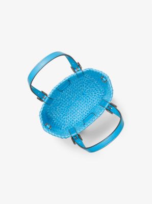 Tr&egrave;s petit sac &agrave; bandouli&egrave;re Quinn en paille crochet&eacute;e &agrave; la main