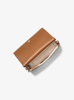 Umh&auml;ngetasche Marlowe Medium mit Signature-Logomuster in VANILLE/EICHELBRAUN | Michael Kors