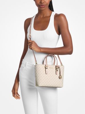 Bandolera transformable Quinn peque&ntilde;a con logotipo in VAINILLA/ROSA CLARO | Michael Kors