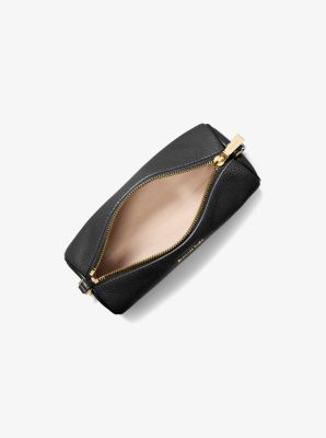 Bolso pochette Izzy peque&ntilde;o cil&iacute;ndrico de piel granulada in NEGRO | Michael Kors