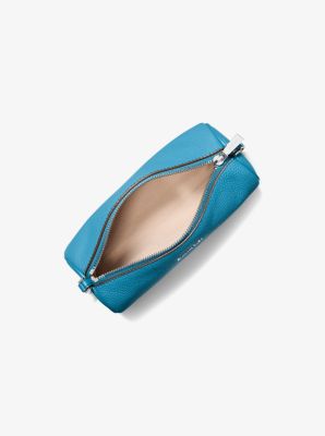 Pochette cil&iacute;ndrico Izzy peque&ntilde;o de piel granulada in AZUL MILOS | Michael Kors