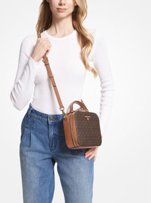 Jet Set Medium Logo Crossbody Bag