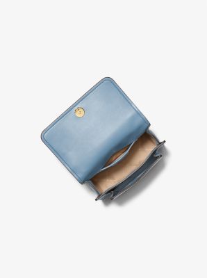 Wandelbare Schultertasche Claire Small aus gekrispeltem Leder in CHAMBRAY | Michael Kors