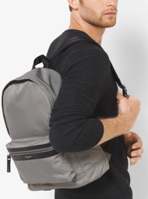 【MUCENT】 FLENNE 2 POCKET NYLON BIG BACKPACK UNISEX Noir Nylon Puffy Chain-Link Backpack - CHARLES & KEITH TH