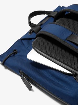 Rucksack KORS aus Nylon und Leder image number 3