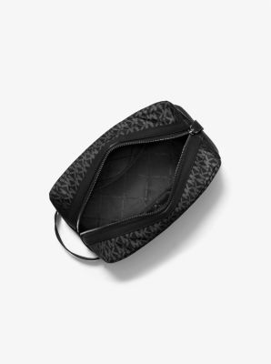 Kulturbeutel Brooklyn mit Signature-Logomuster