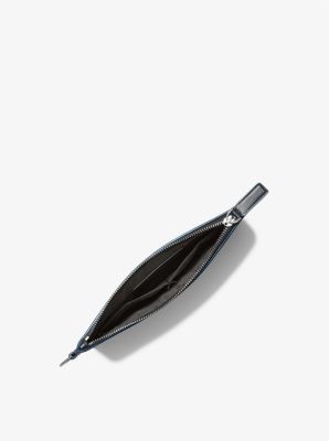 Medium Crossgrain Leather Travel Pouch