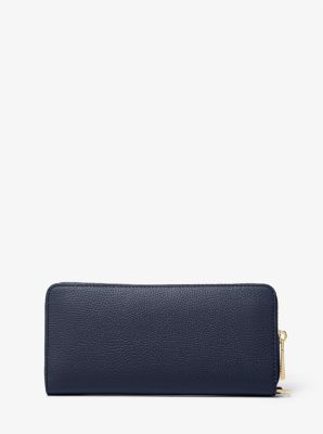 Handgelenktasche aus gekrispeltem Leder im Kontinental-Format