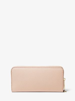 &Eacute;tui &agrave; sangle continental en cuir grain&eacute; in ROSE DOUX | Michael Kors