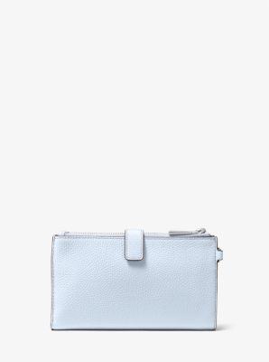 Portefeuille Adele en cuir grain&eacute; pour smartphone in SOFT SKY | Michael Kors