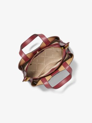 Bolso satchel Emilia peque&ntilde;o de piel granulada in CEREZA OSCURO | Michael Kors