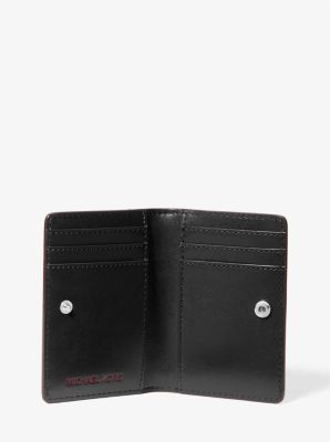 Billetera Jet Set pequeña plegable con acabado metalizado