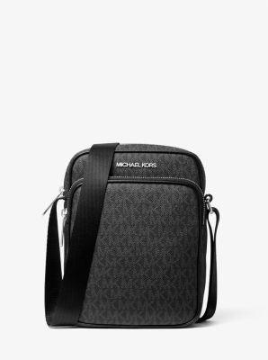 Jet Set Medium Logo Crossbody Bag