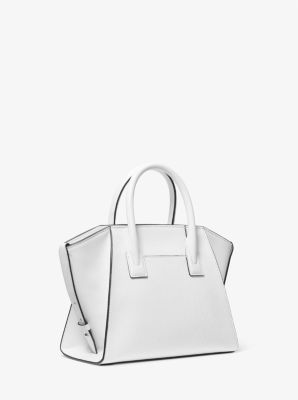 Bolso satchel Avril pequeño con parches de tachuelas y logotipo exclusivo image number 2