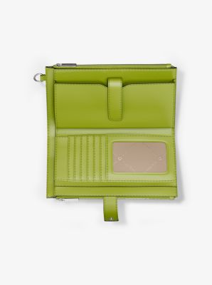 Grande pochette-bracelet Jet Set ombrée à logo Signature