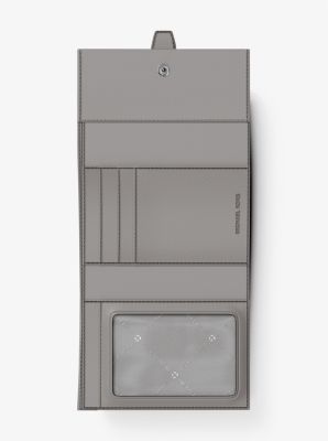 Billetera Greenwich mediana con tres pliegues y logotipo exclusivo