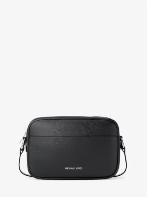 Sac à bandoulière pour appareil photo Jet Set en cuir grainé in NOIR | Michael Kors