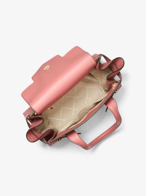 Michael Kors - One bag, endless possibilities: the Carmen belted