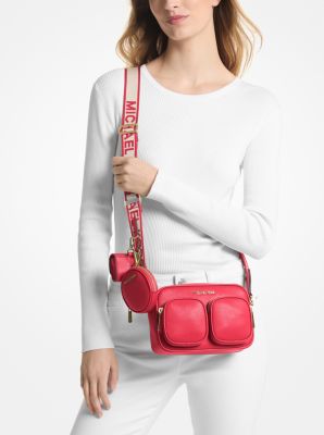 Sac à bandoulière Jet Set de taille moyenne en cuir avec étui pour AirPods Pro® d'Apple image number 2